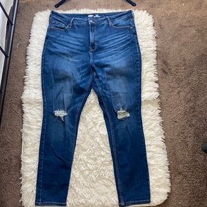 Old Navy Jeans With Holes Size 16